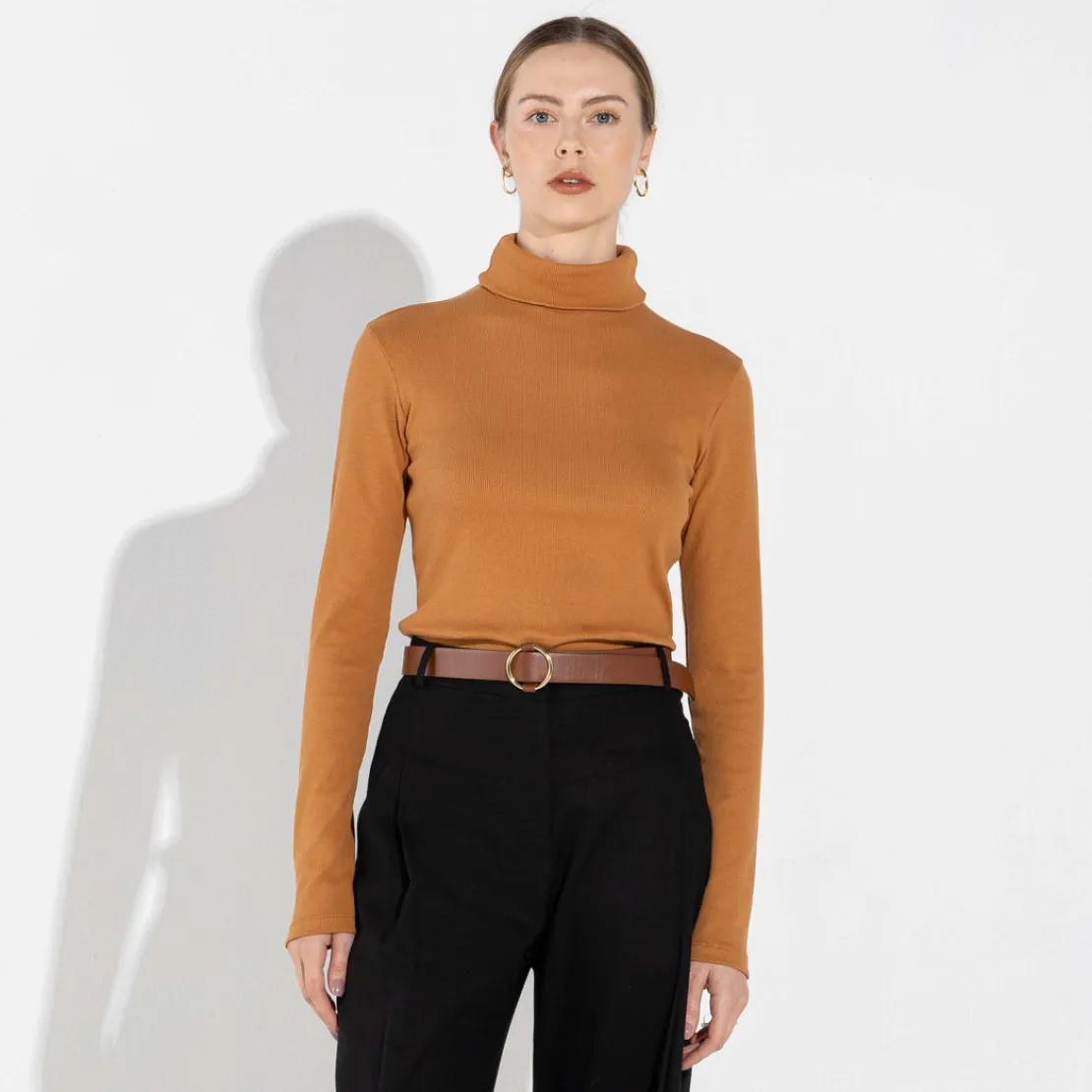Blusas E Casacos | Camisetas>Basico.com Blusa Canelado Algodão Gola Rolê Feminina - Ocre