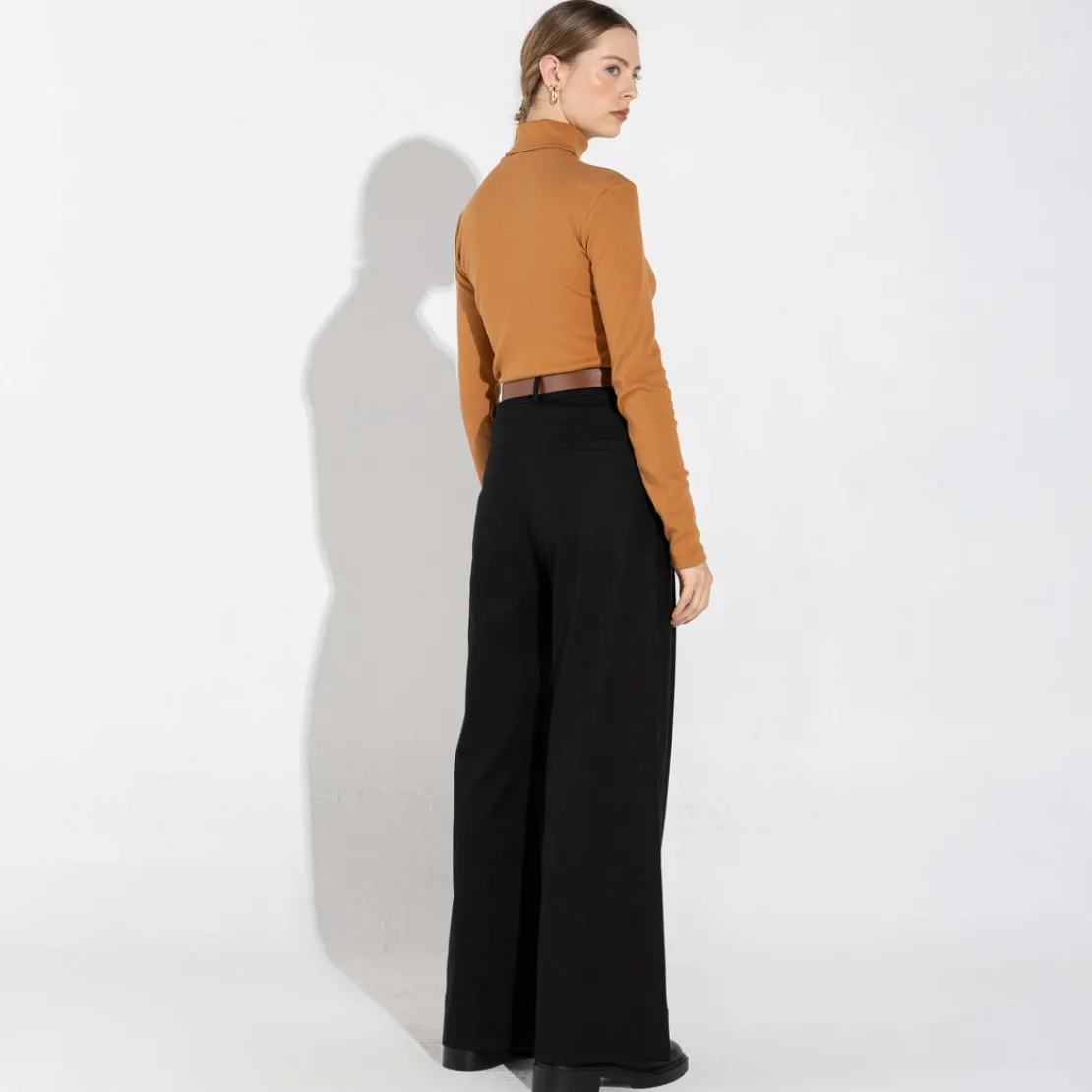 Blusas E Casacos | Camisetas>Basico.com Blusa Canelado Algodão Gola Rolê Feminina - Ocre