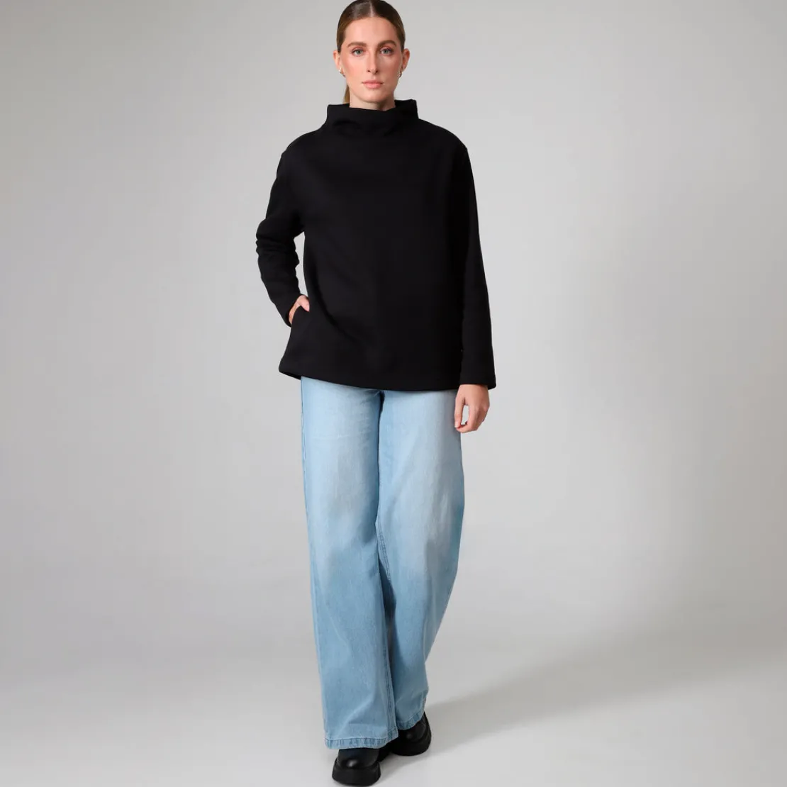 Blusas E Casacos | Moletons>Basico.com Blusa Moletom Flanelado Gola Transpasse Feminina - Preto