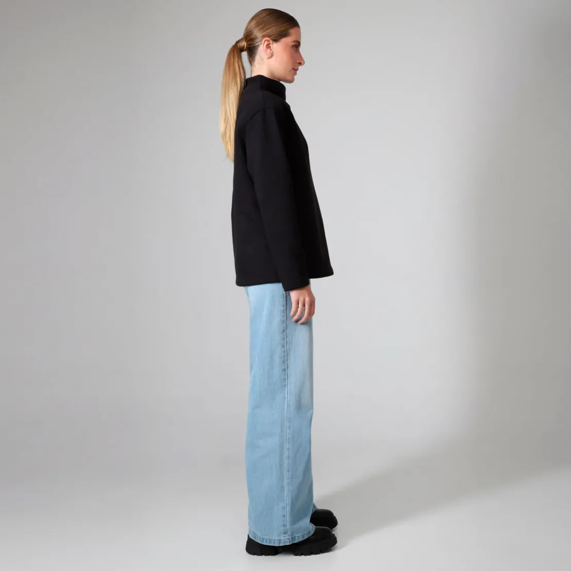 Blusas E Casacos | Moletons>Basico.com Blusa Moletom Flanelado Gola Transpasse Feminina - Preto