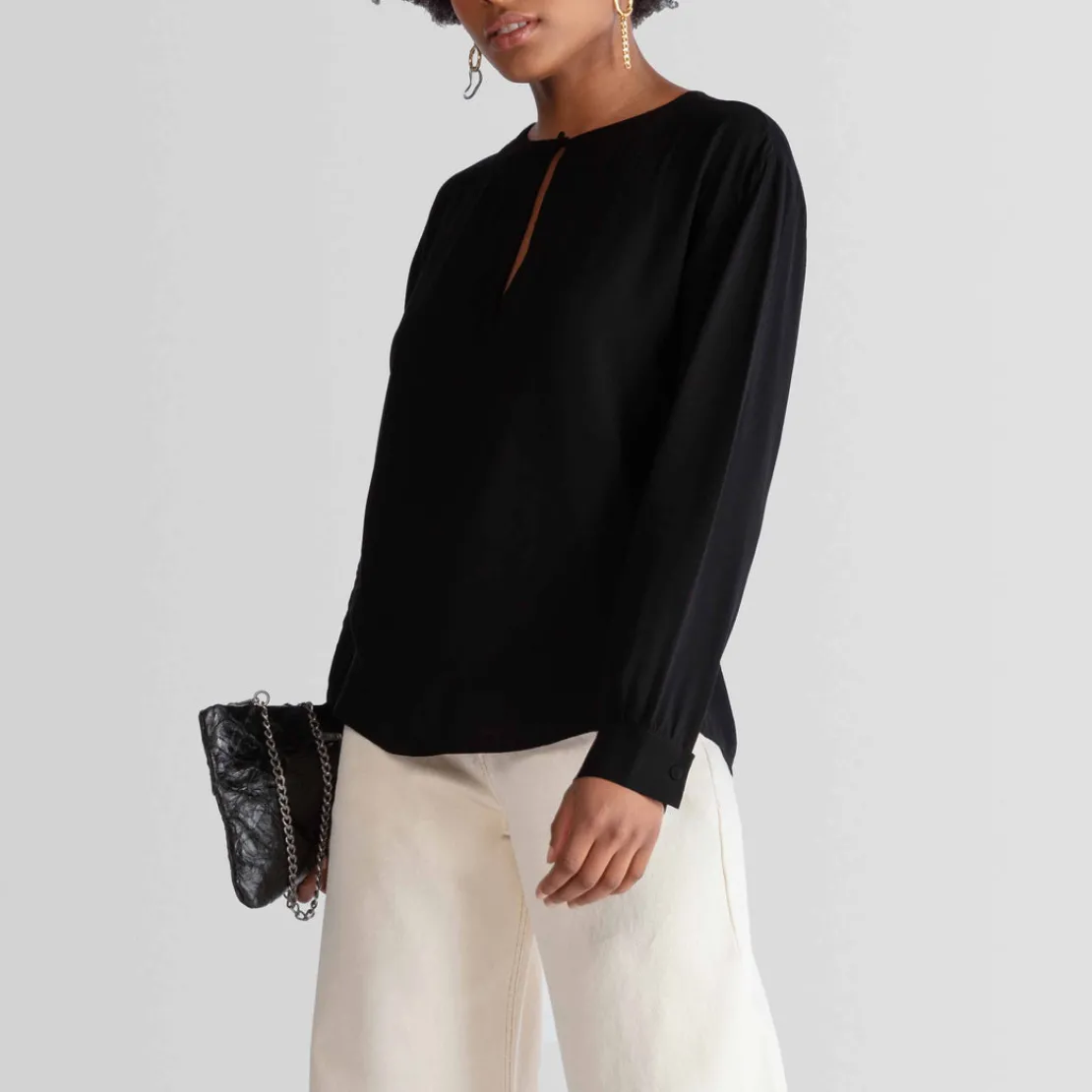 Blusas E Casacos>Basico.com Blusa Viscose Manga Longa - Preto
