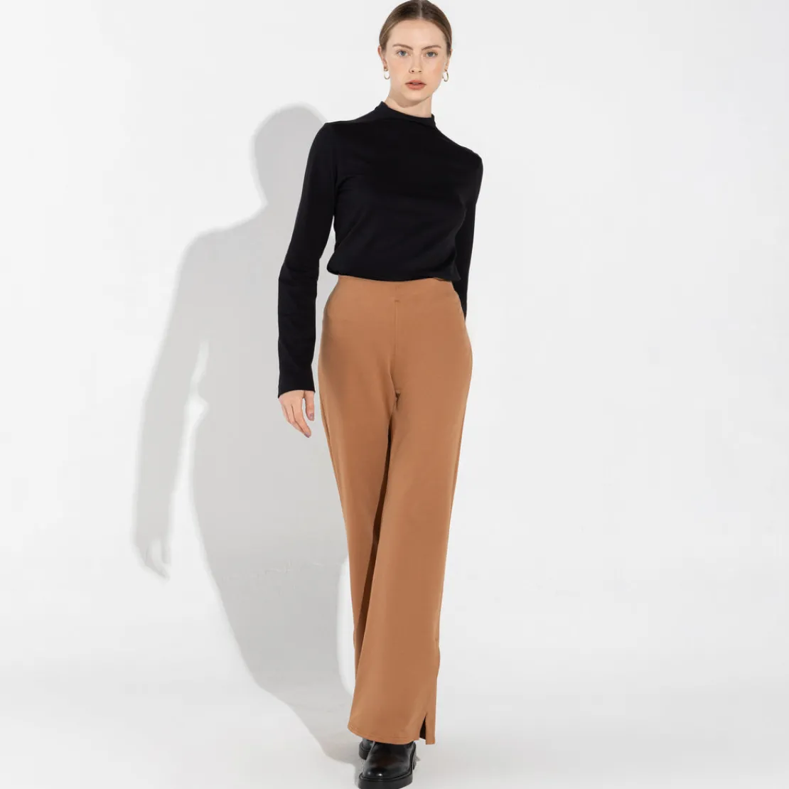 Calças | Calças>Basico.com Calça Fenda Lateral Feminina - Ocre