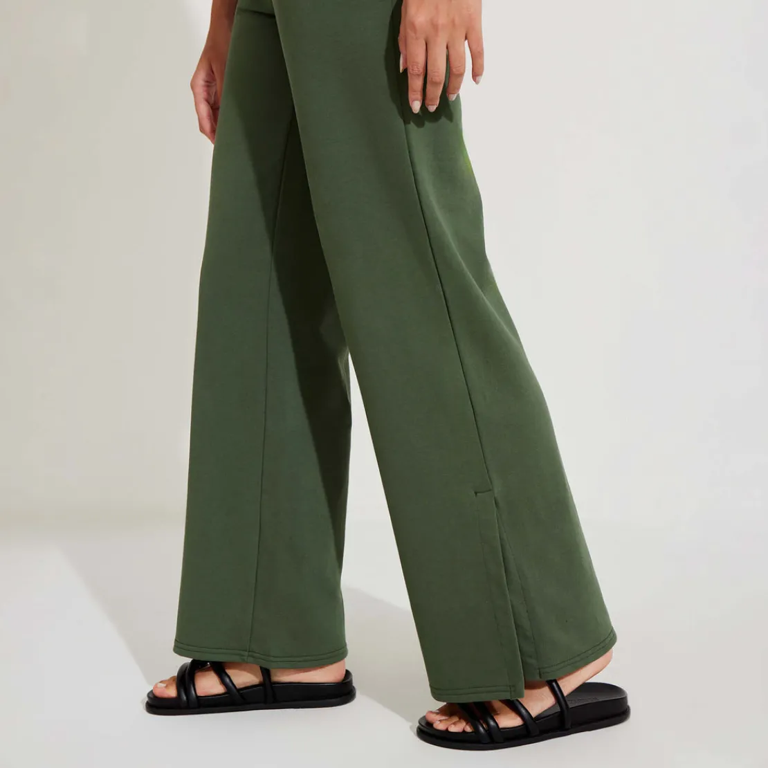 Calças | Feminino>Basico.com Calça Fenda Lateral Feminina - Verde Pinheiro