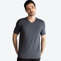Camisetas>Basico.com Camiseta Algodão Premium Gola V Masculina | Everyday Collection - Graf