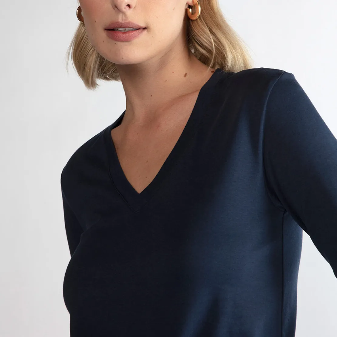 Camisetas>Basico.com Camiseta Algodão Ultraleve Manga Longa Gola V Feminina - Azul Marinho