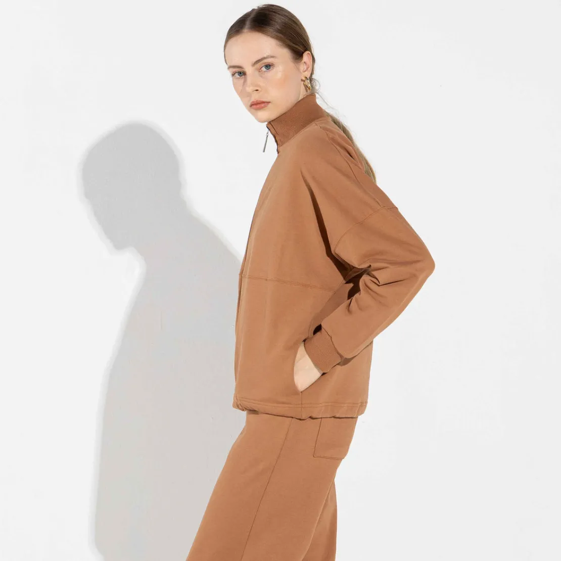 Moletons | Moletons>Basico.com Jaqueta Moletom Leve Feminina - Ocre