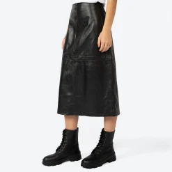 Couro | Saias E Shorts><noscript><img width=