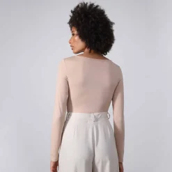 Blusas E Casacos | Feminino><noscript><img width=